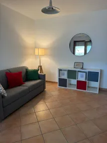 Charmant appartement entièrement équipé avec terrasse | Vue ville - Image 4