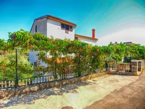 Apartment 157 - Image 3