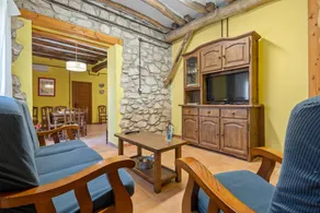 House with hot tub, garden & terrace | Mountain view | Pets are welcome - Image 5