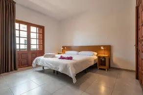 Holiday home with pool, terrace & garden - Image 3