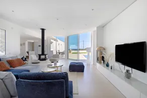 Fully equipped spacious house with garden, pool & barbecue | Sea view | Close to the beach | Dogs allowed - Image 4