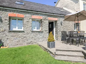 Family-friendly cottage with garden & hot tub | Pet-friendly - Image 2