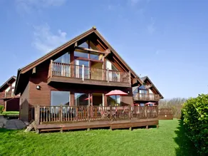 Child-friendly chalet with garden, BBQ & pool | River view | Pets are welcome - Image 4