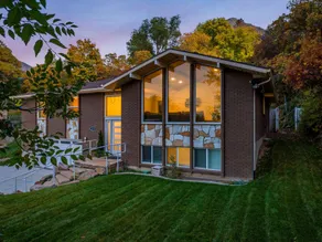 All-New Luxe Family Oasis & Ski 7BR, Hot Tub, close SKI - Image 5