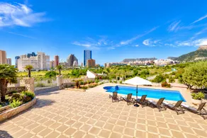 Fully equipped villa with barbecue, terrace & private pool | Pet-friendly - Image 2