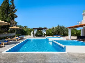 Holiday home with garden, barbeque & private pool | Nature view - Image 2