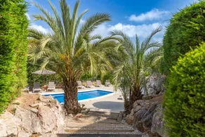 Fully equipped villa with terrace, garden & private pool | Garden view | Dogs allowed - Image 2