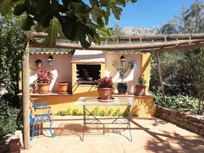 Holiday home with terrace, BBQ & garden | Mountain view - Image 4