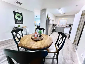 Entire 3 4 bedroom 1 5 bath home in Deer Park high speed wifi Close to Kemah Houston Airports Down Town Galveston - Image 4