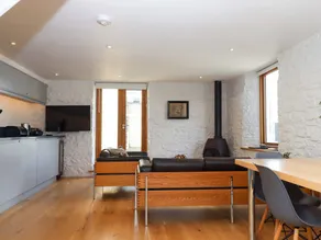 Dolphin Cottage - Image 4