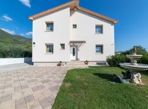 House with private pool, garden & jacuzzi | Water view - Image 3