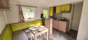 Maison avec jardin, barbecue et piscine - Image 5