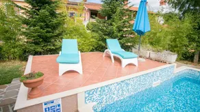Holiday apartment with terrace, garden & barbecue - Image 3