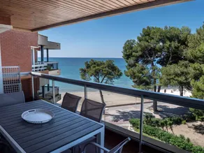 Apartement with air conditioning and outdoor pool - Image 4