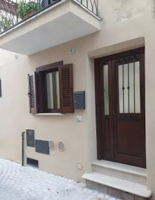 Apartment 'Al Borgo' with Wi-Fi and Air Conditioning - Image 2