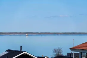 Children-friendly holiday home with BBQ, jacuzzi & sauna | Sea view - Image 4