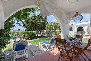 Ferienhaus mit Terrasse, Pool und Garten | Gartenblick - Image 3
