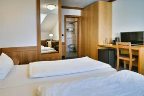 Private room with sauna, hot tub & BBQ | Mountain view - Image 2