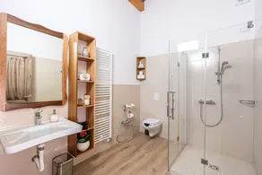 Agriturismo Ai Dossi: Camera matrimoniale con vista sui nostri uliveti e bagno privato 1. - Image 5