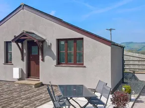 Children-friendly beautiful cottage with garden & barbeque - Image 2