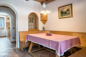 Apartment with terrace & garden - Image 5