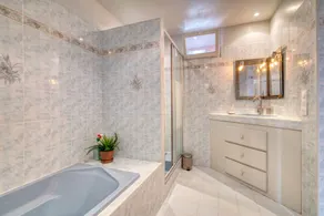 Family-oriented nice holiday home - Image 4