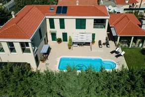 Villa in Trogir for 9 people with 5 rooms Ref. 662594 - Image 3