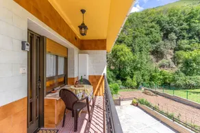 House with terrace, garden & barbeque | Mountain view | Dogs allowed - Image 2