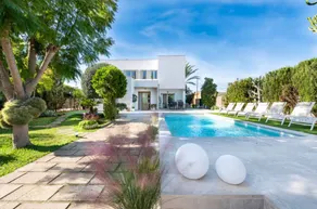 Villa avec jardin, piscine et internet haut débit | Vue jardin | Adaptée au travail à distance - Image 2