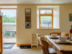 Cottage with garden - Image 4