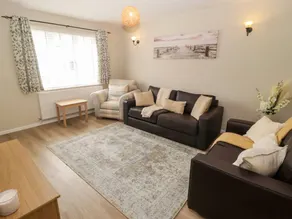 Cottage with garden - Image 4