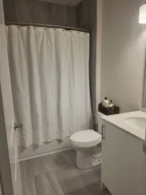 Private room in a newly built home in Lakesideview by the golf course - Image 5