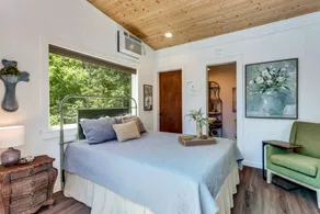 The Casa Estiva- A Restful Getaway in the Forest in Weatherford, TX - Image 4
