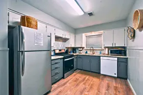Entire 3 4 bedroom 1 5 bath home in Deer Park high speed wifi Close to Kemah Houston Airports Down Town Galveston - Image 5