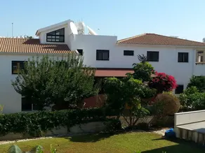 Flat with BBQ, pool & garden - Image 2