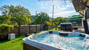 River Bend by Avantstay Private Pool + Hot Tub + Game Room Hill Country Views - Image 2