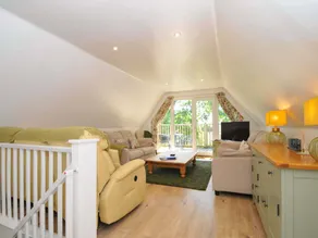 Cottage with sauna, pool & garden - Image 3