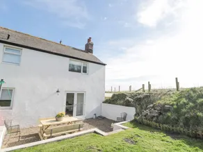 Fully equipped beautiful cottage with garden | Pets allowed - Image 2