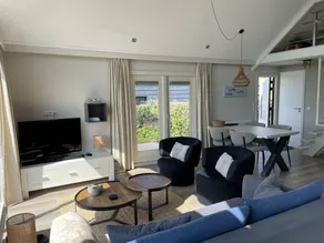 Holiday home with terrace & garden - Image 2