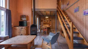 House with terrace, garden & hot tub - Image 4