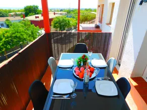 Lovely apartment with terrace, garden & pool | Beach view - Image 3