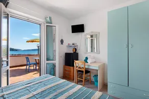 Zimmer 'Sciabattica - Zimmer 2' mit Meerblick, privater Terrasse und WLAN - Image 4