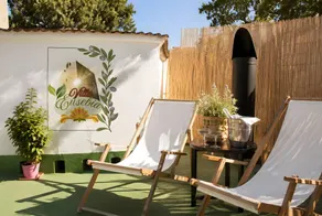 Lovely villa with garden & terrace | Garden view - Image 2