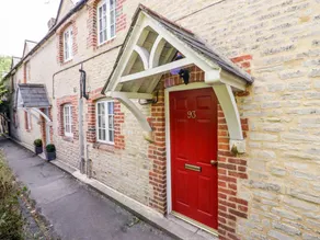 Cottage with garden - Image 2