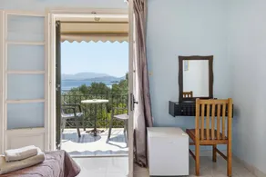 Lovely dedicated room with garden, BBQ & terrace | Beach view | Next to the beach - Image 3
