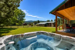Chalet mit Whirlpool, Garten und Grill - Image 2