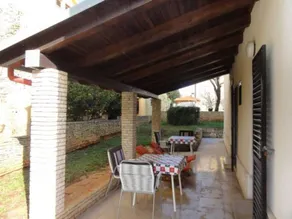 Holiday apartment with garden & terrace - Image 2