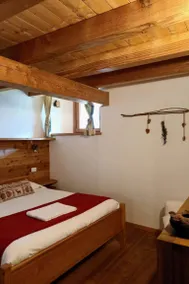 Holiday apartment with garden, BBQ & pool - Image 3