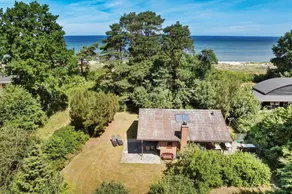 Holiday home with terrace - Image 2