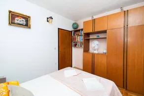 Holiday apartment with terrace & BBQ | Garden view - Image 4